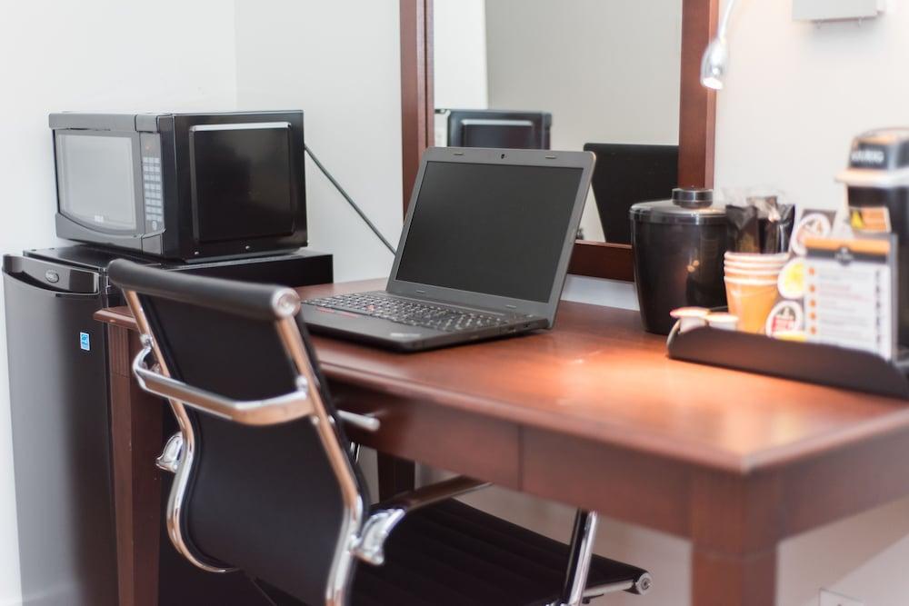 Hotel Le Floral Sherbrooke Ngoại thất bức ảnh