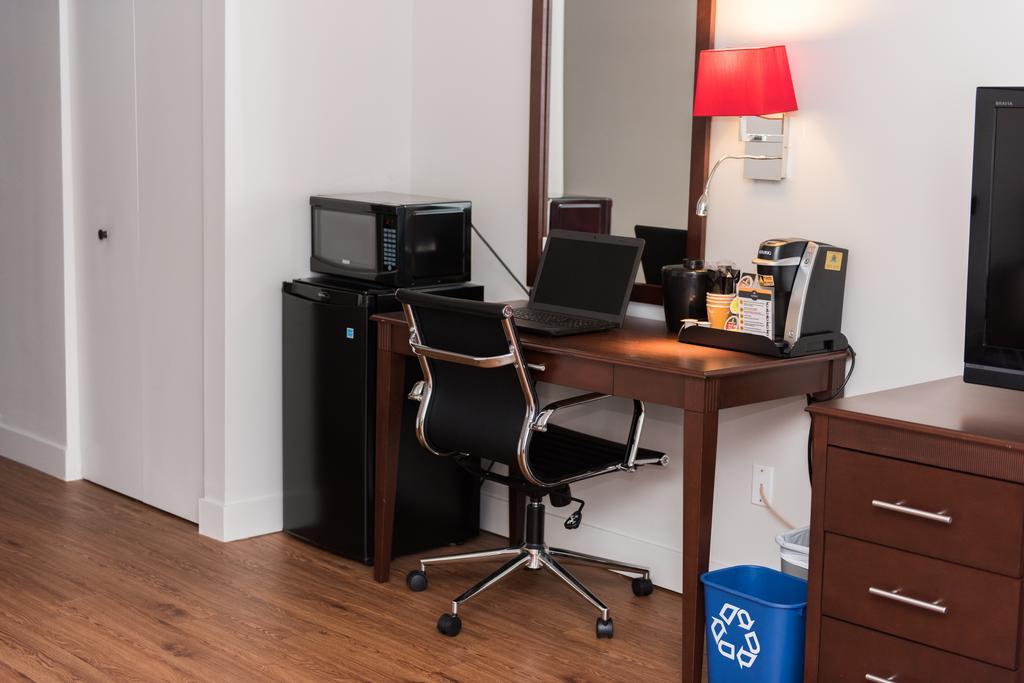 Hotel Le Floral Sherbrooke Ngoại thất bức ảnh