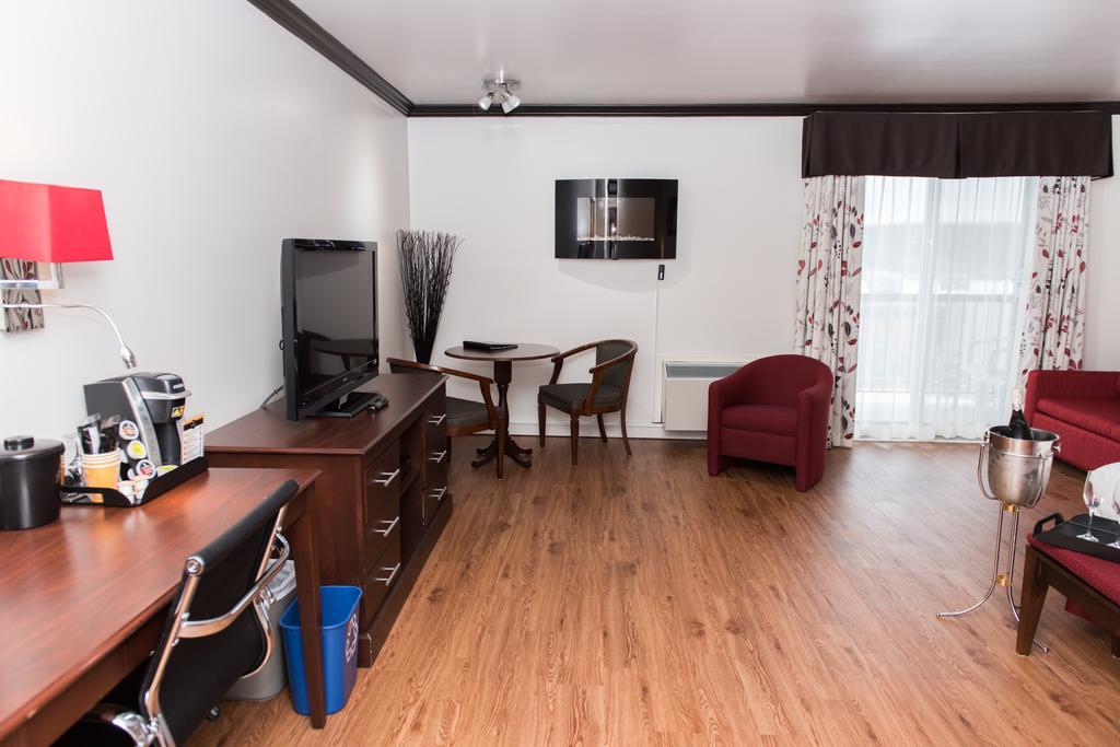 Hotel Le Floral Sherbrooke Ngoại thất bức ảnh