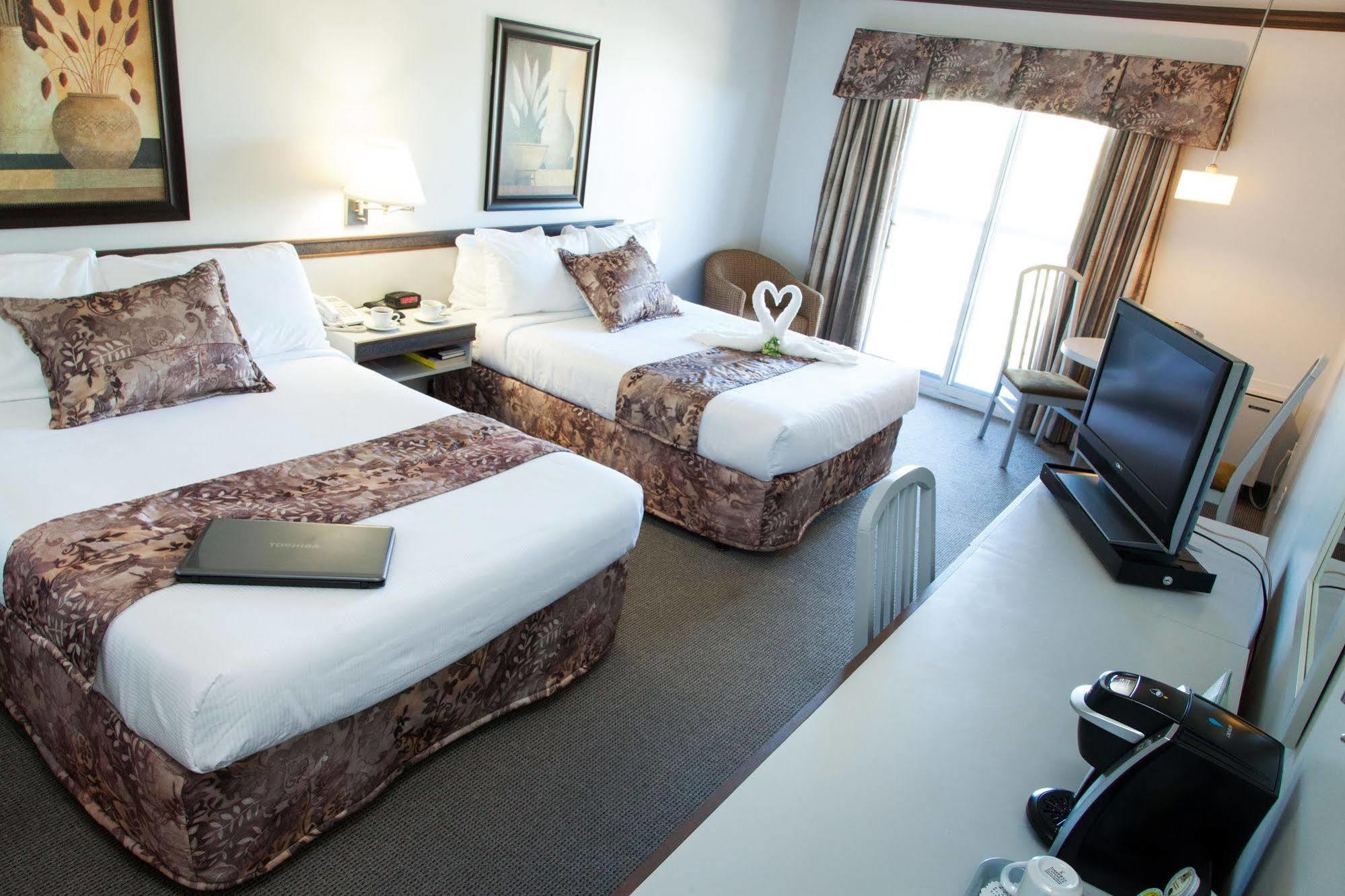 Hotel Le Floral Sherbrooke Ngoại thất bức ảnh