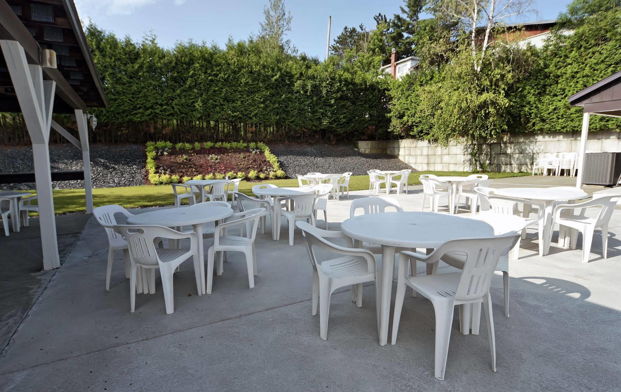 Hotel Le Floral Sherbrooke Ngoại thất bức ảnh